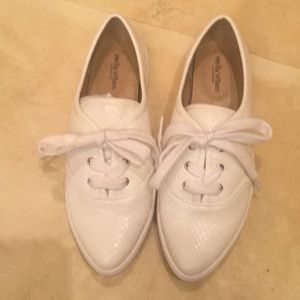 New Wendy Williams with tennis shoes